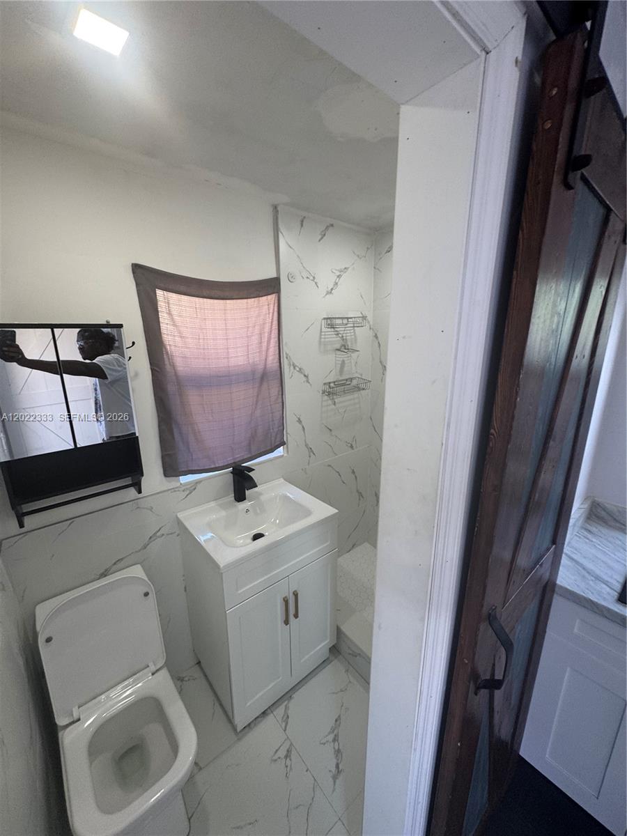 BISCAYNE HIGHLANDS - Residential Income