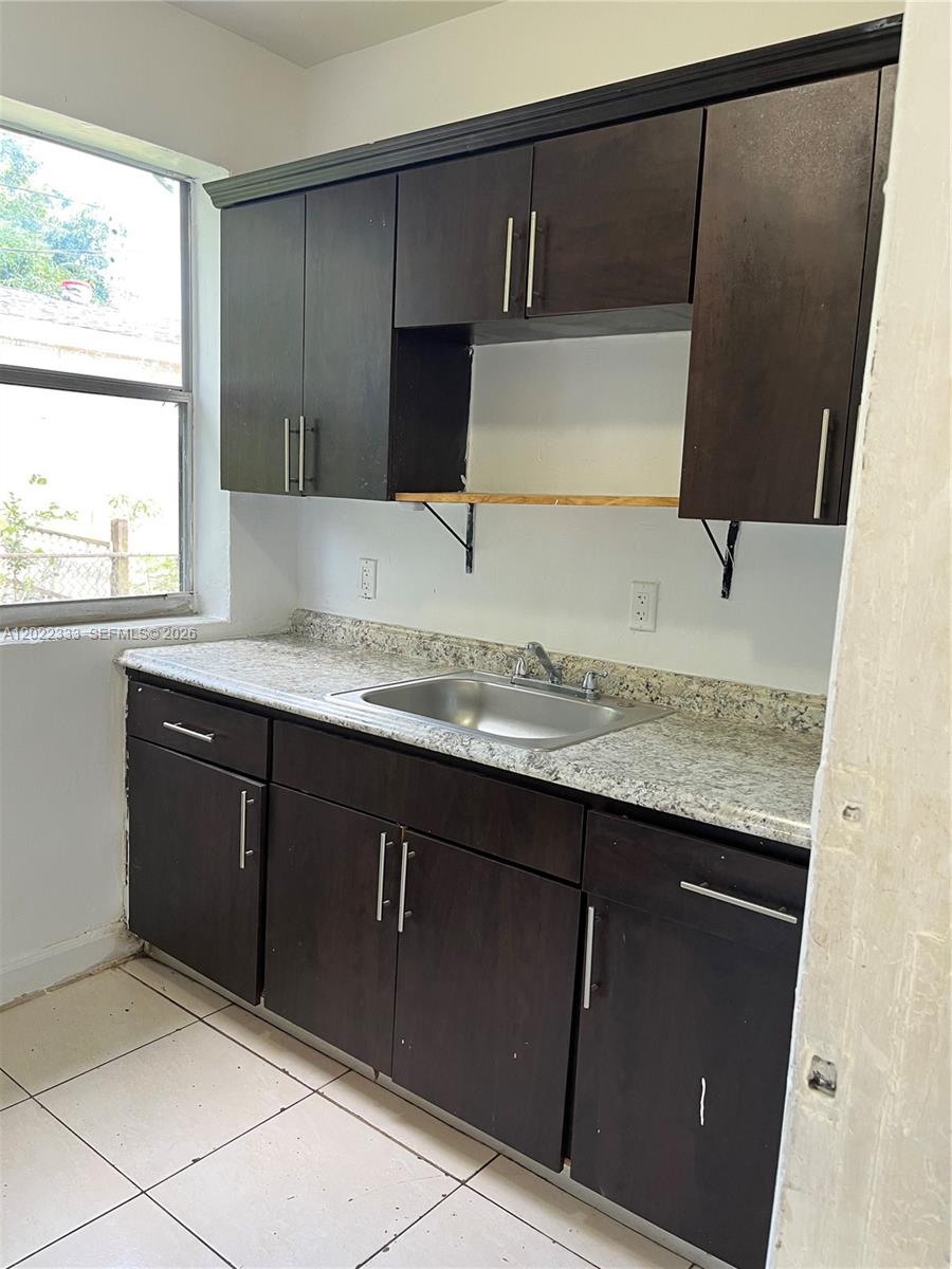 BISCAYNE HIGHLANDS - Residential Income