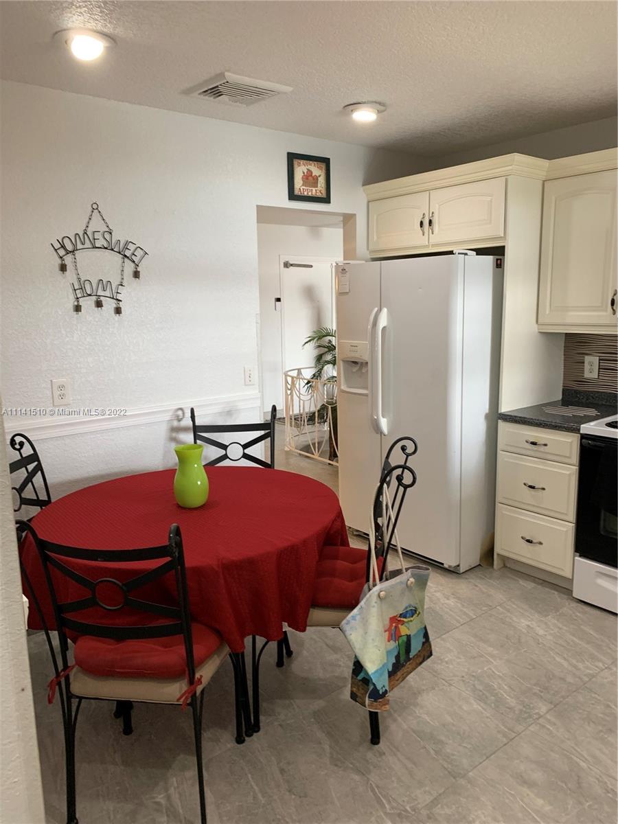 PASADENA LAKES SOUTH - Residential Lease