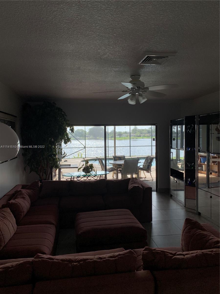 PASADENA LAKES SOUTH - Residential Lease