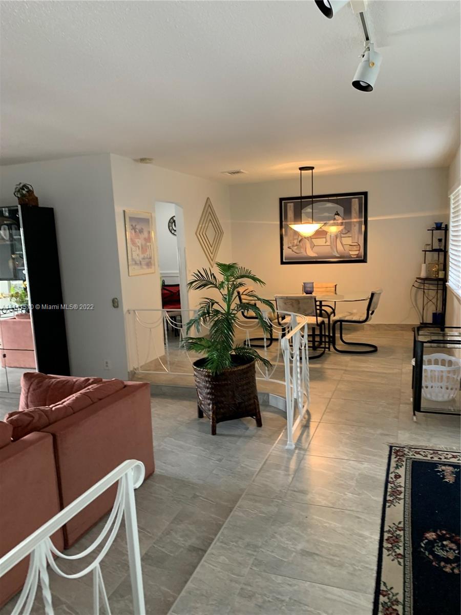 PASADENA LAKES SOUTH - Residential Lease