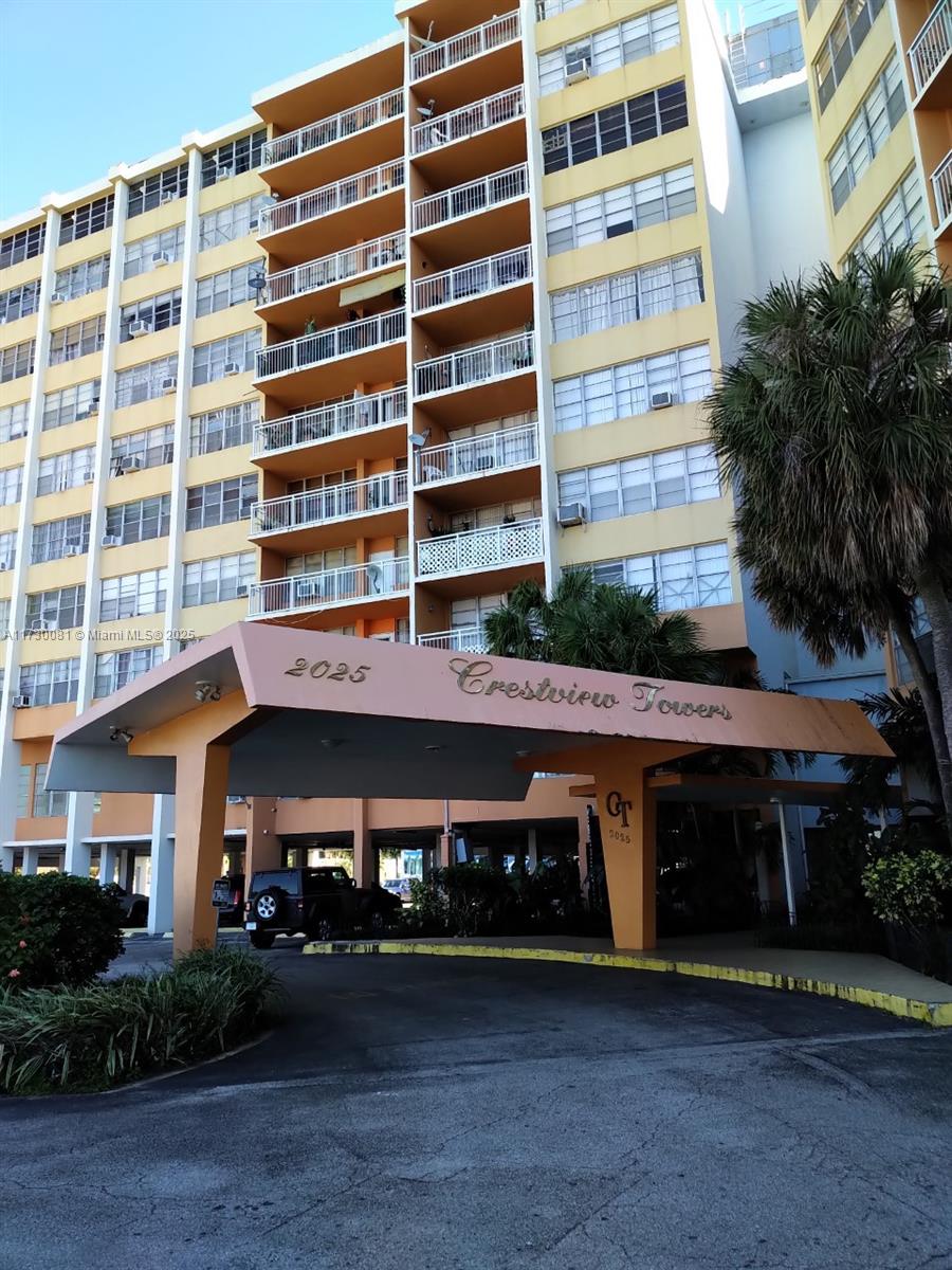 Property for Sale at 2025 Ne 164th St 915, North Miami Beach, Miami-Dade County, Florida - Bedrooms: 1 
Bathrooms: 2  - $155,500