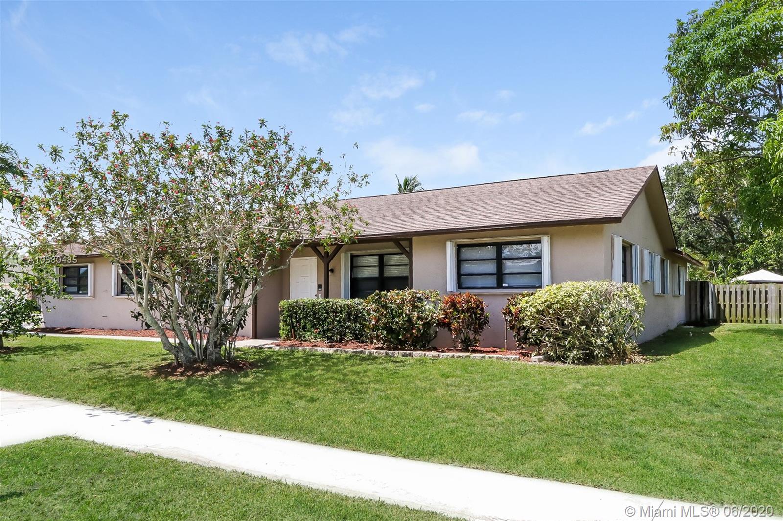 SOUTH SHORE 1 OF WELLINGT - Residential Lease