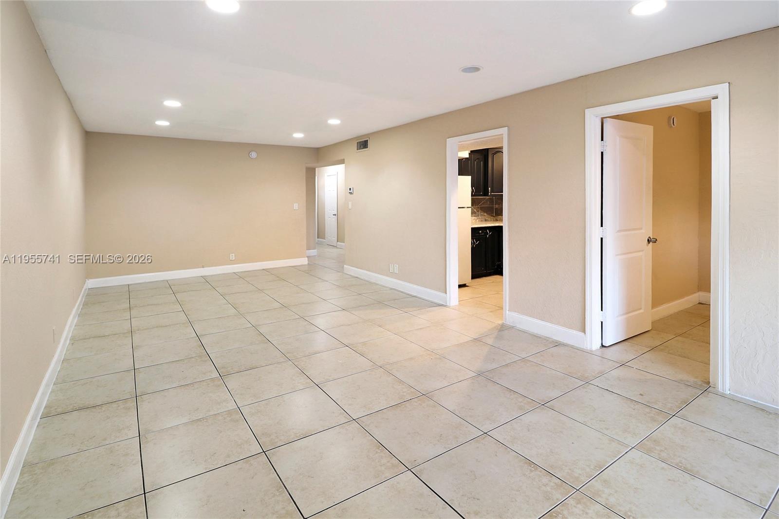 SUNRISE TOWNE PREFERRED 4 - Residential