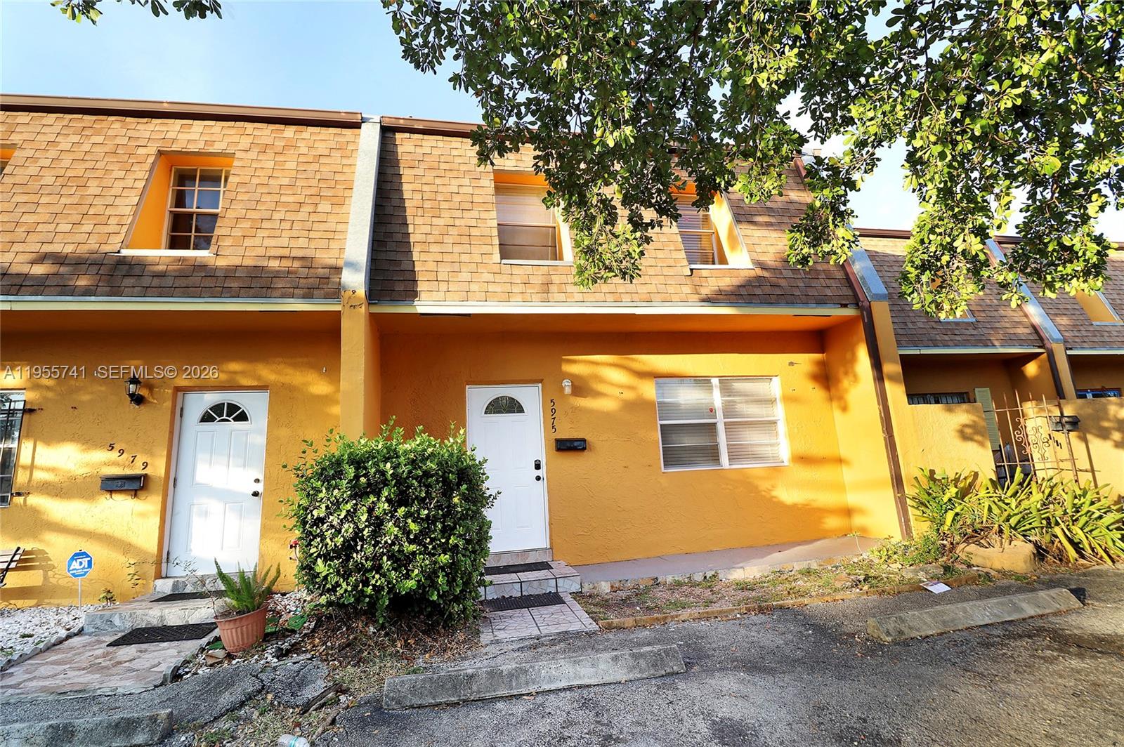 SUNRISE TOWNE PREFERRED 4 - Residential