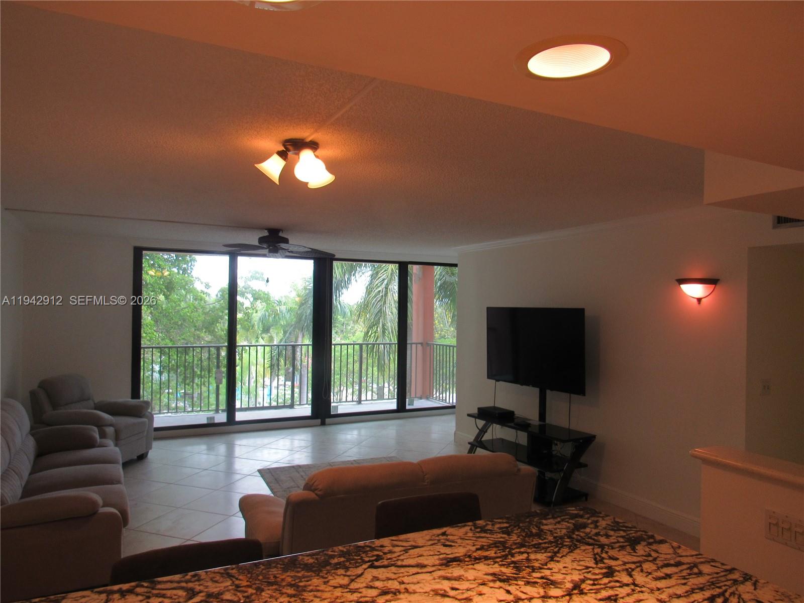 RIVER REACH CONDOMINIUM I - Residential Lease