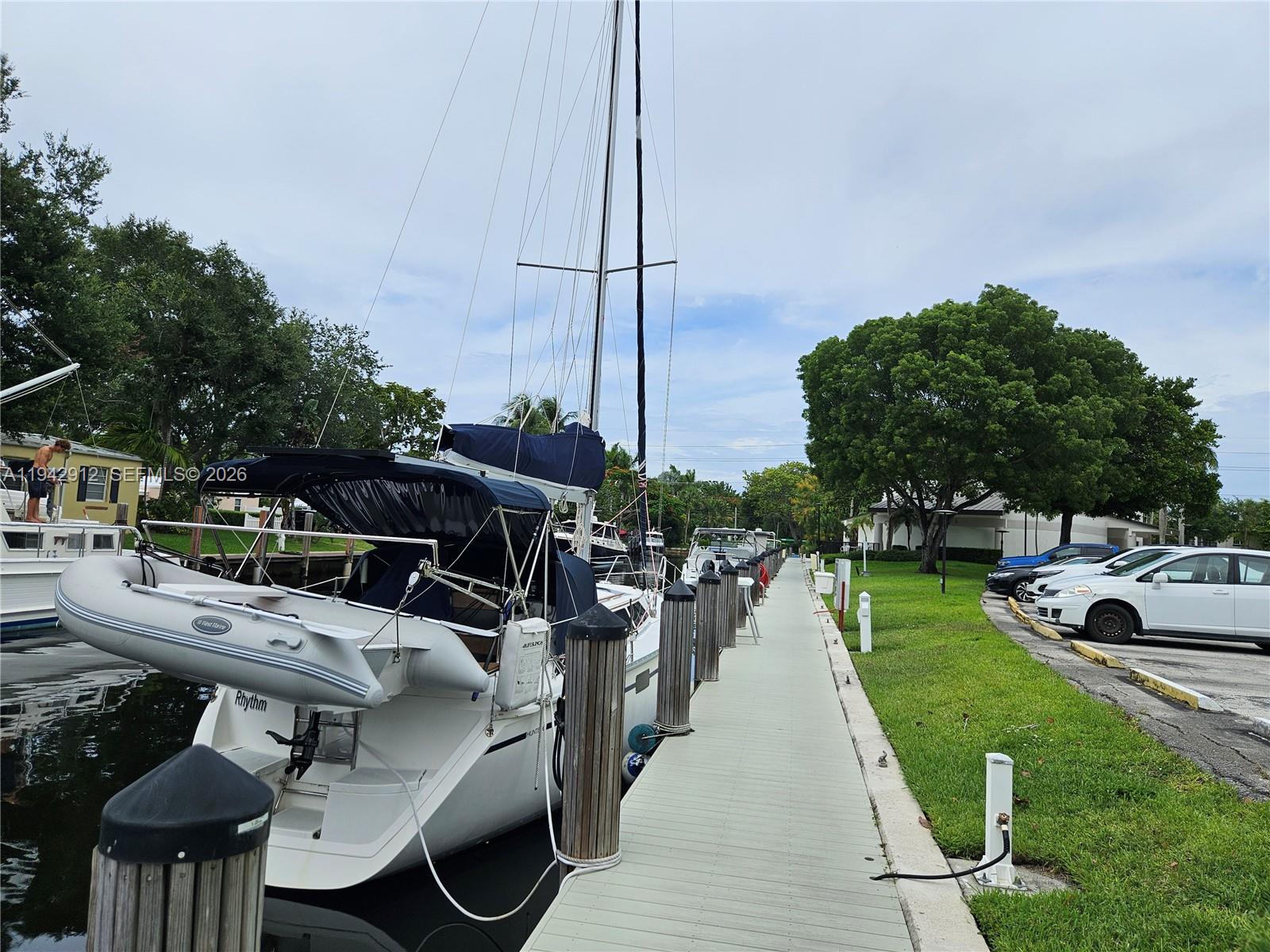 RIVER REACH CONDOMINIUM I - Residential Lease