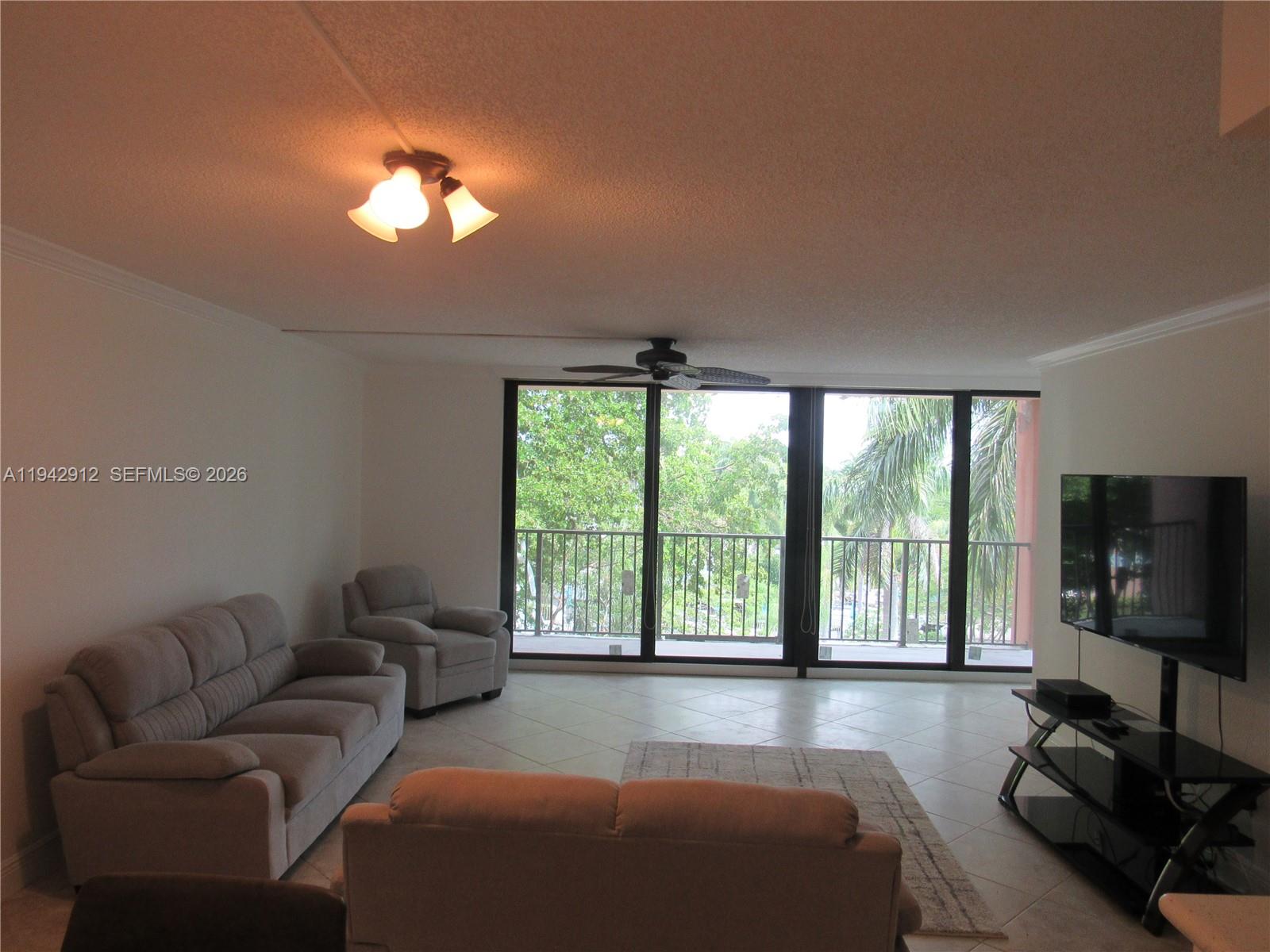 RIVER REACH CONDOMINIUM I - Residential Lease