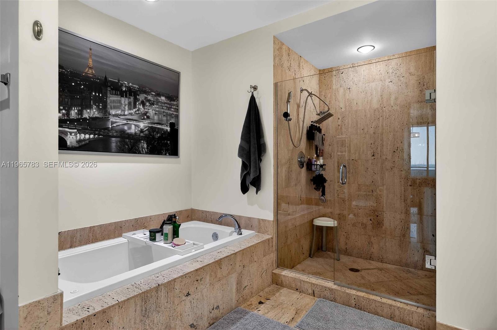 THE LEXI CONDO - Residential