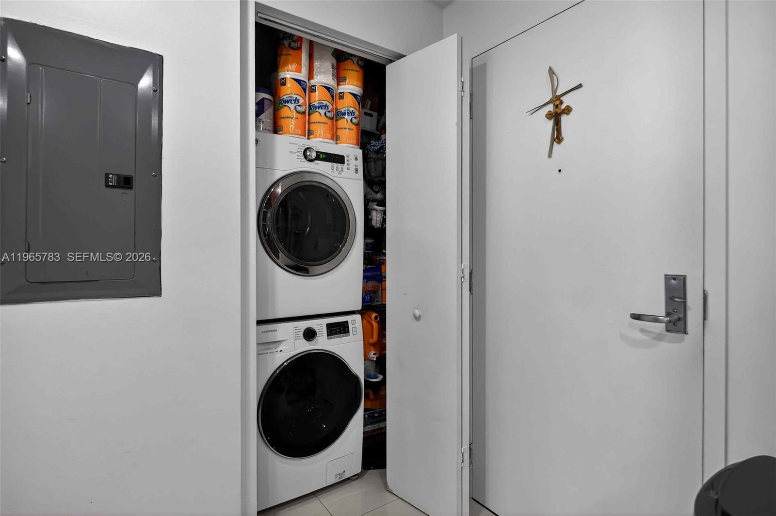 THE LEXI CONDO - Residential