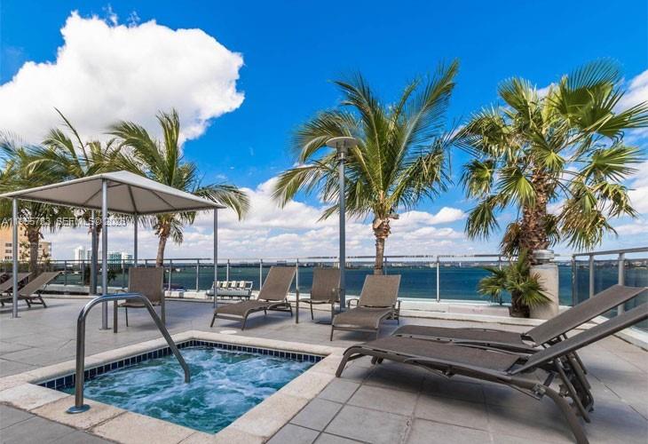 THE LEXI CONDO - Residential