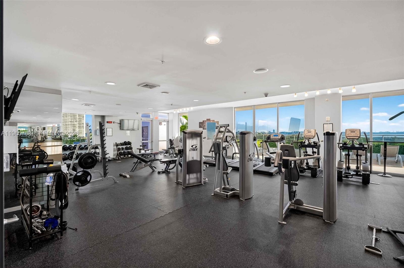 THE LEXI CONDO - Residential