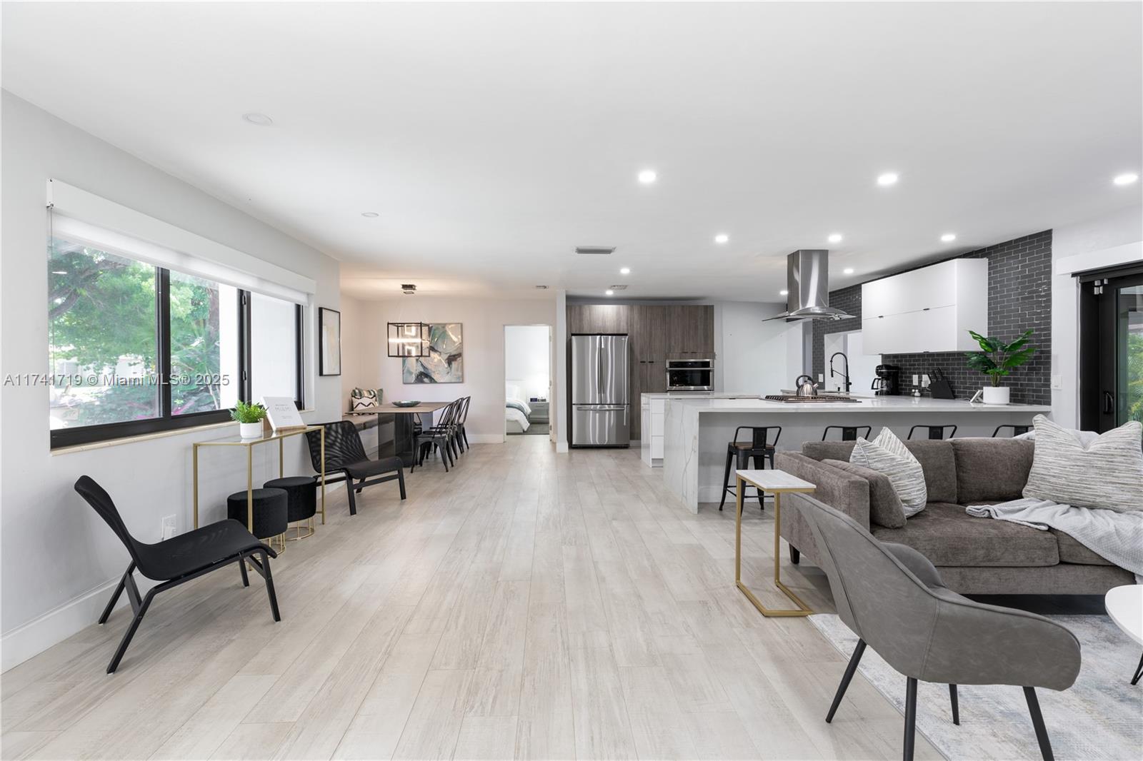 GREYKNOLL ESTATES - Residential Lease