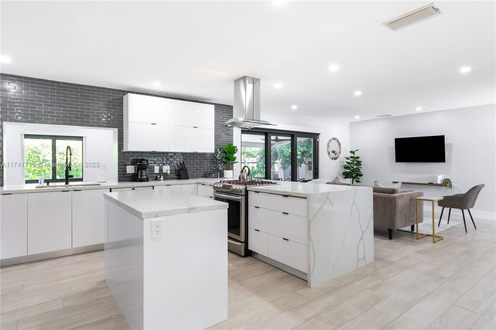 19421 NE 18th Ct 0