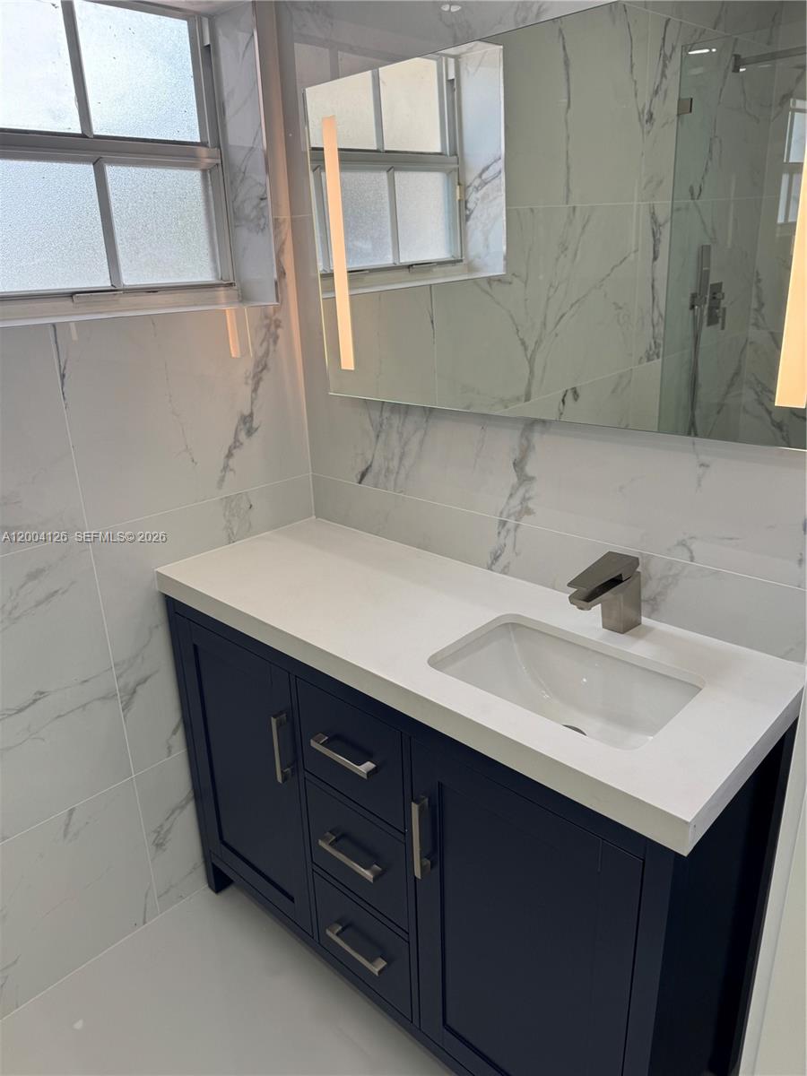 PALM SPRINGS LAKES 2ND AD - Residential