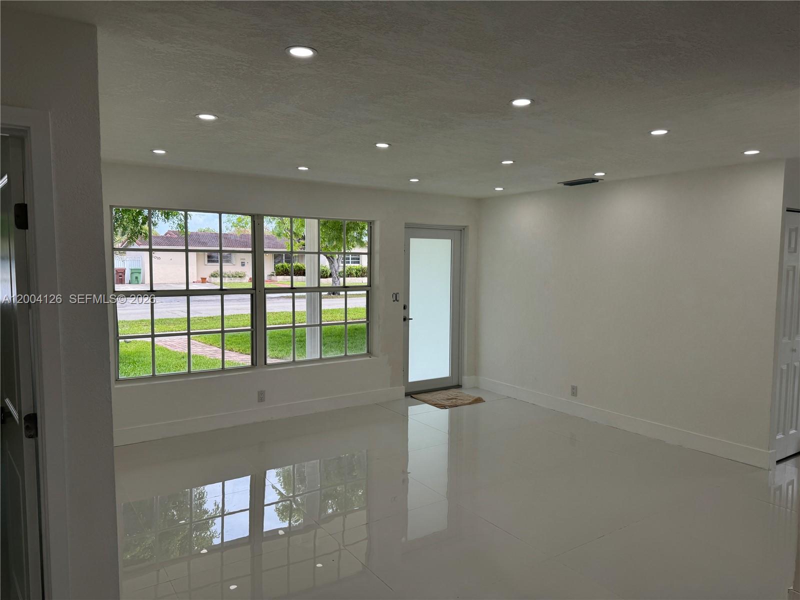 PALM SPRINGS LAKES 2ND AD - Residential