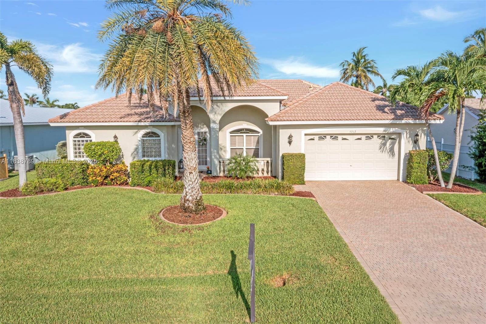 5212 SW 8TH CT