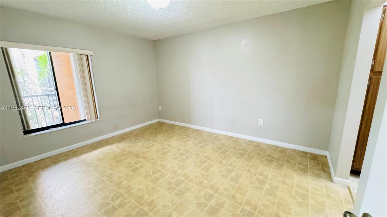 HORIZONS WEST CONDO #8 - Residential Lease