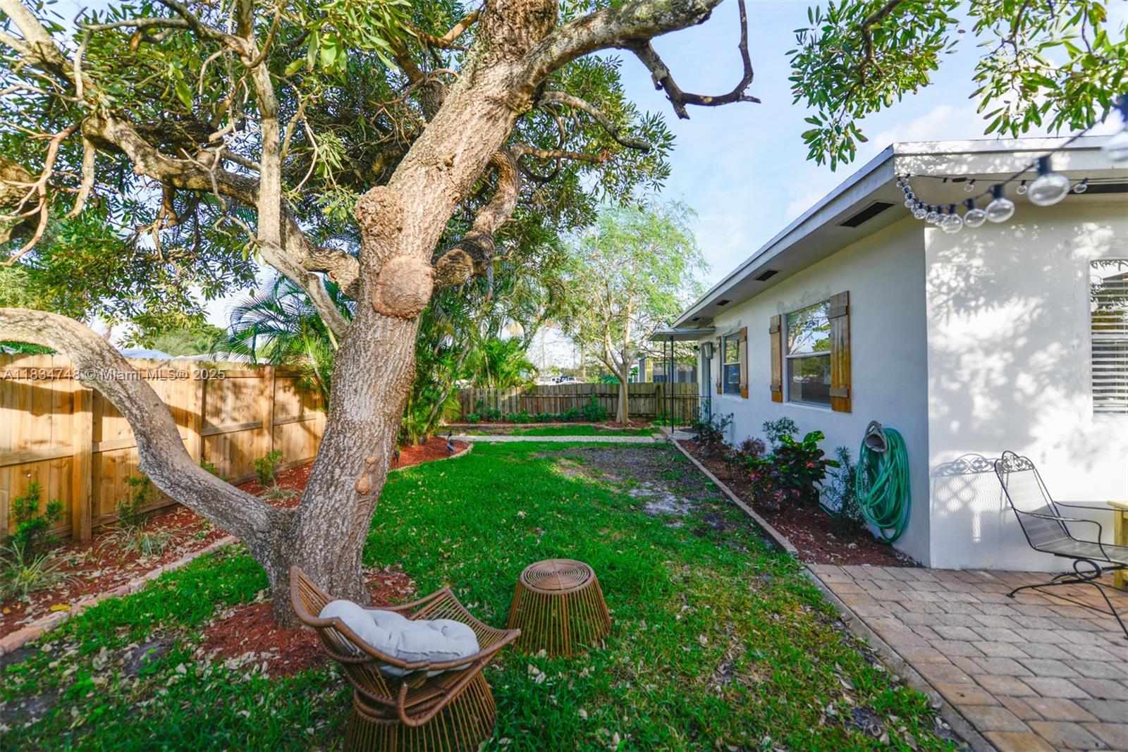 LAUDERDALE - Residential Lease