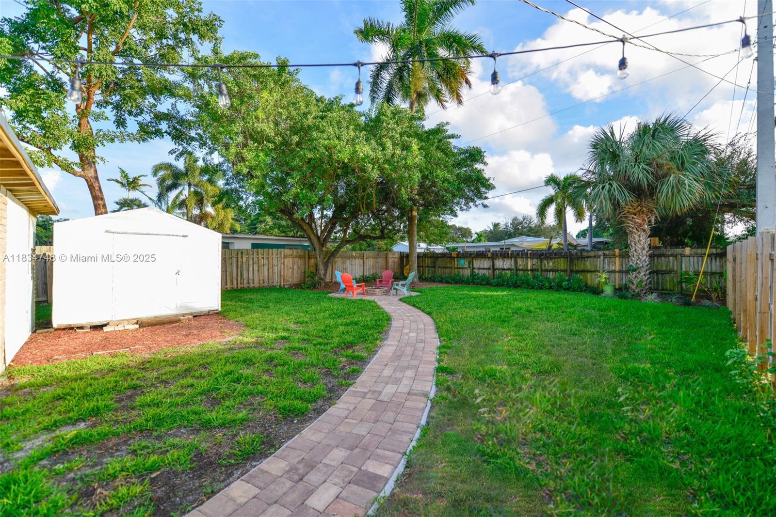 LAUDERDALE - Residential Lease