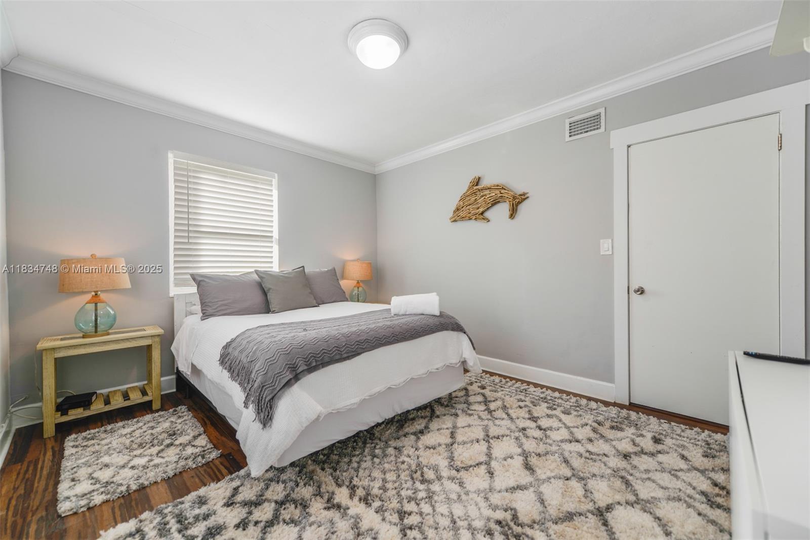 LAUDERDALE - Residential Lease