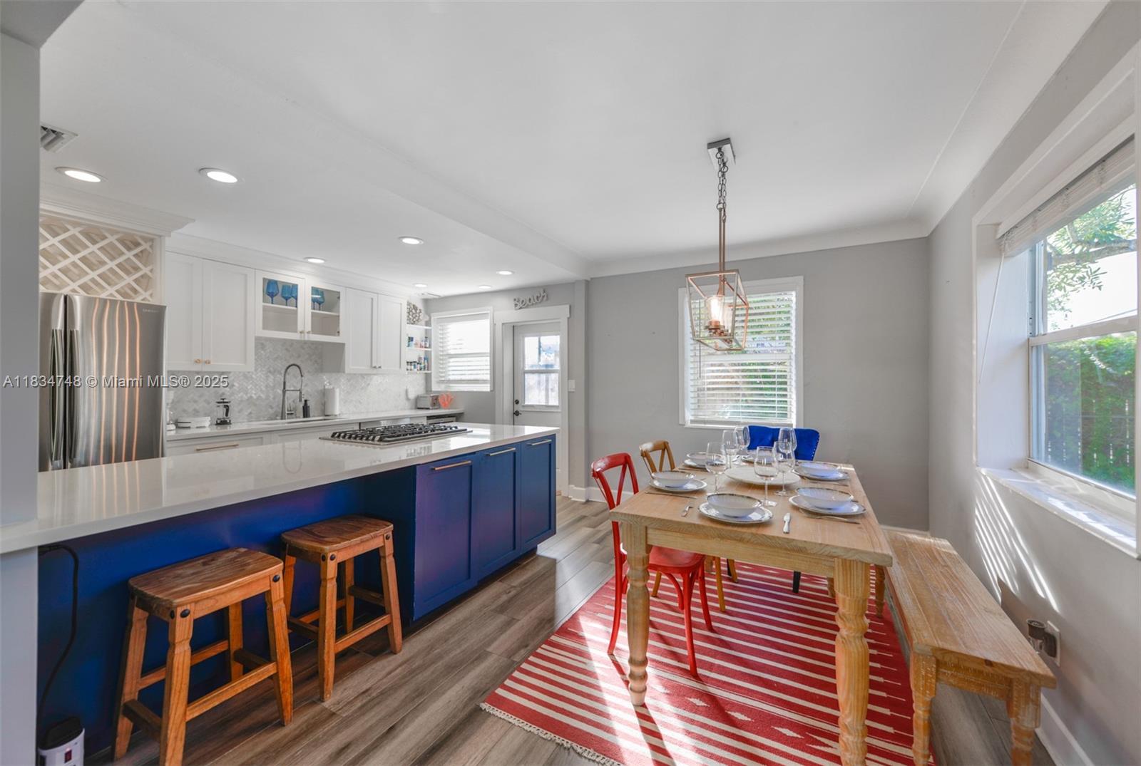 242 SW 20th St