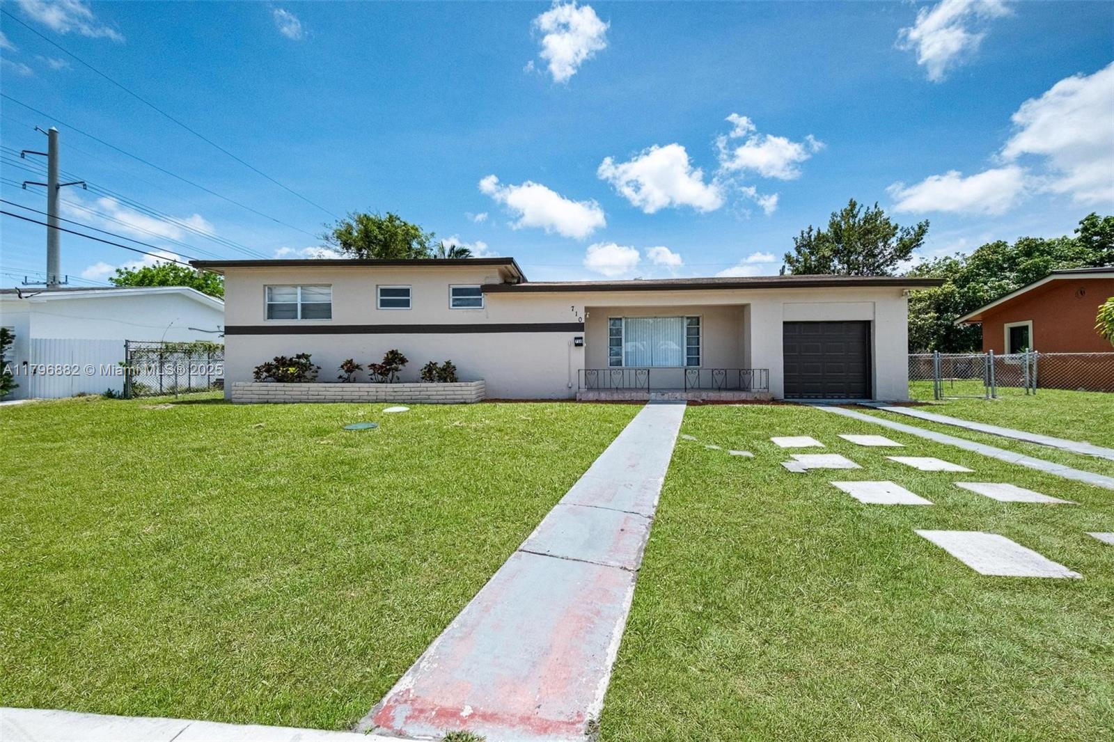 710 Nw 187th Dr, Miami Gardens, Broward County, Florida - 6 Bedrooms  
2 Bathrooms - 