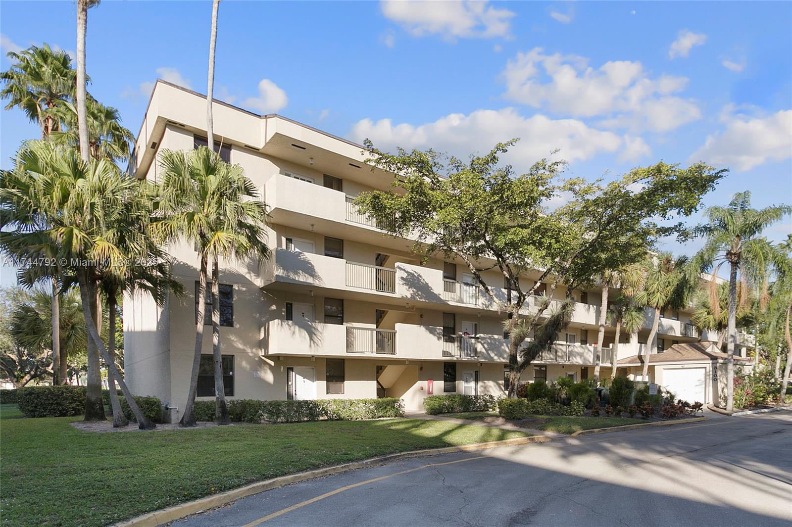 3100 Nw 42nd Ave D401, Coconut Creek, Broward County, Florida - 2 Bedrooms  
2 Bathrooms - 