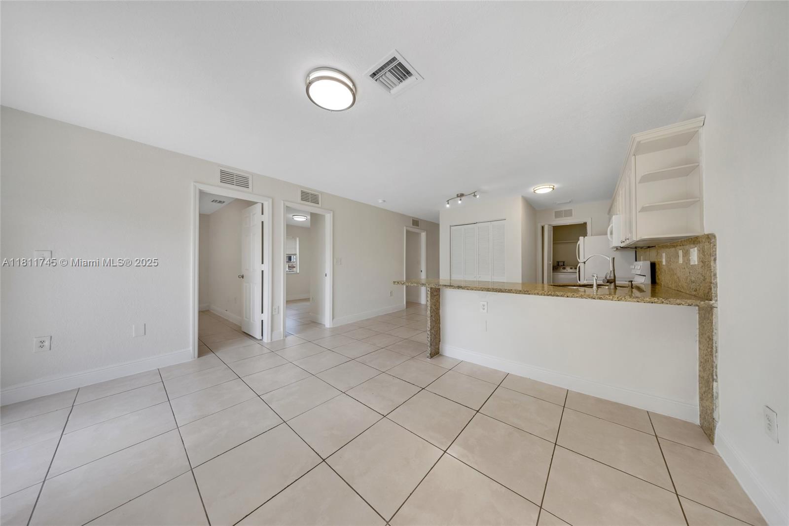 VENETIAN ACRES - Residential Lease