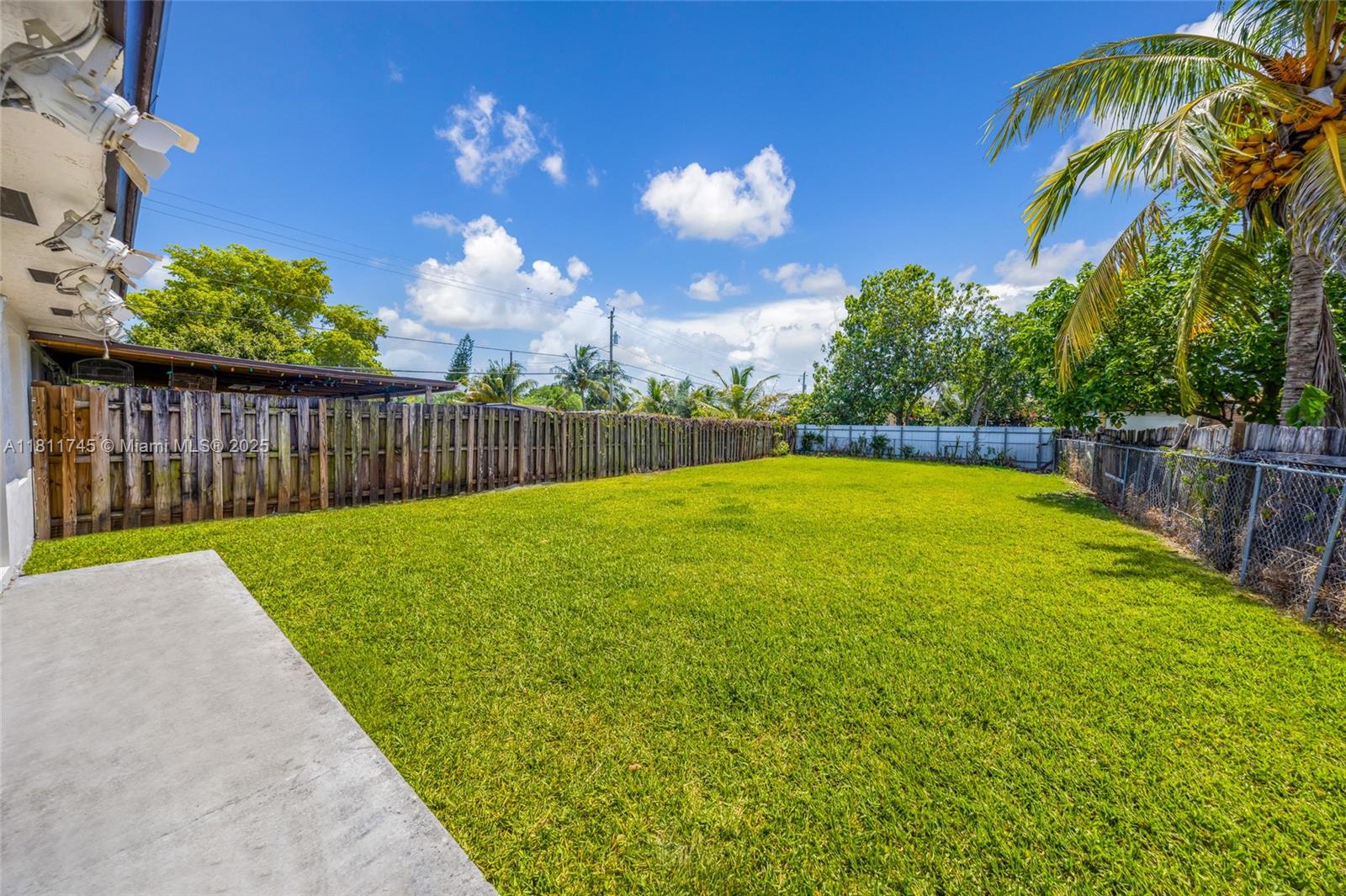 VENETIAN ACRES - Residential Lease