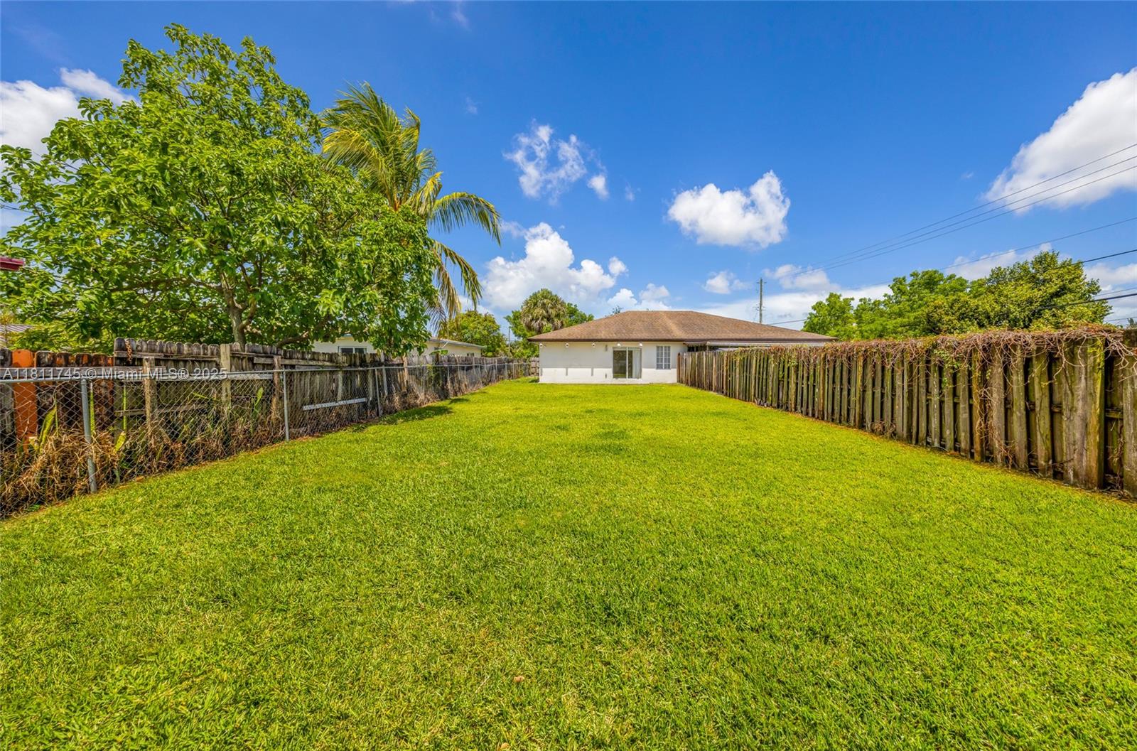 VENETIAN ACRES - Residential Lease