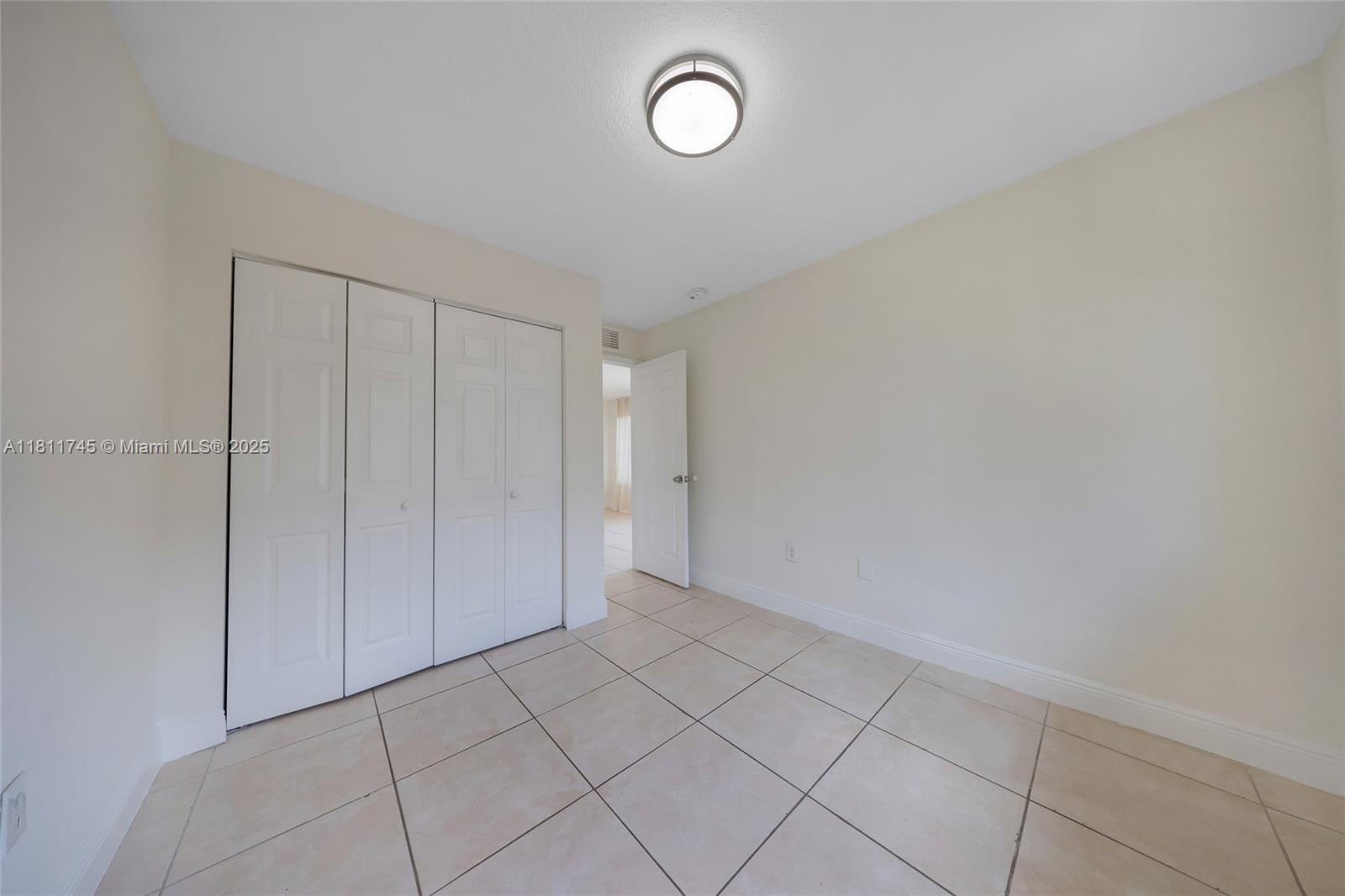 VENETIAN ACRES - Residential Lease
