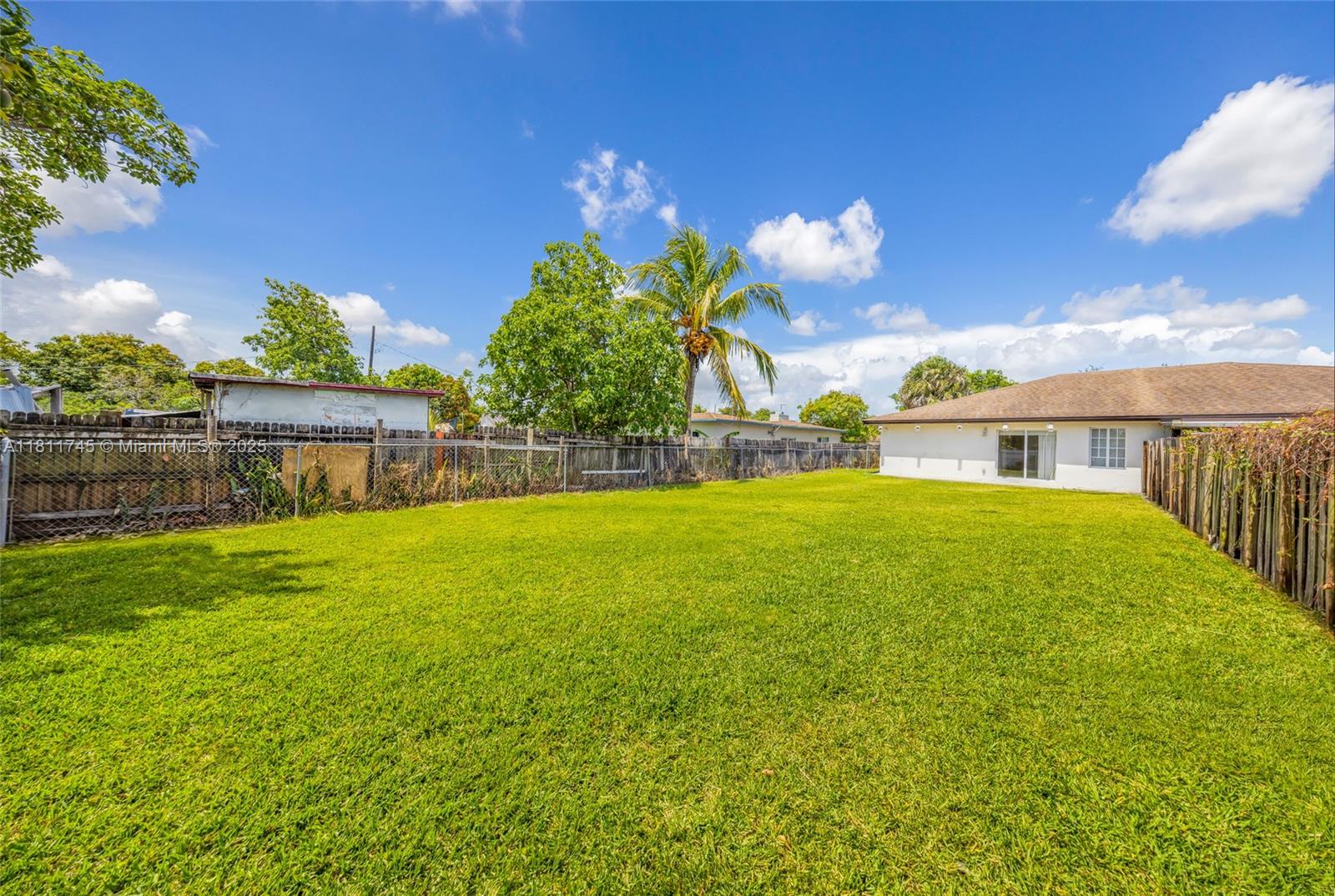 VENETIAN ACRES - Residential Lease