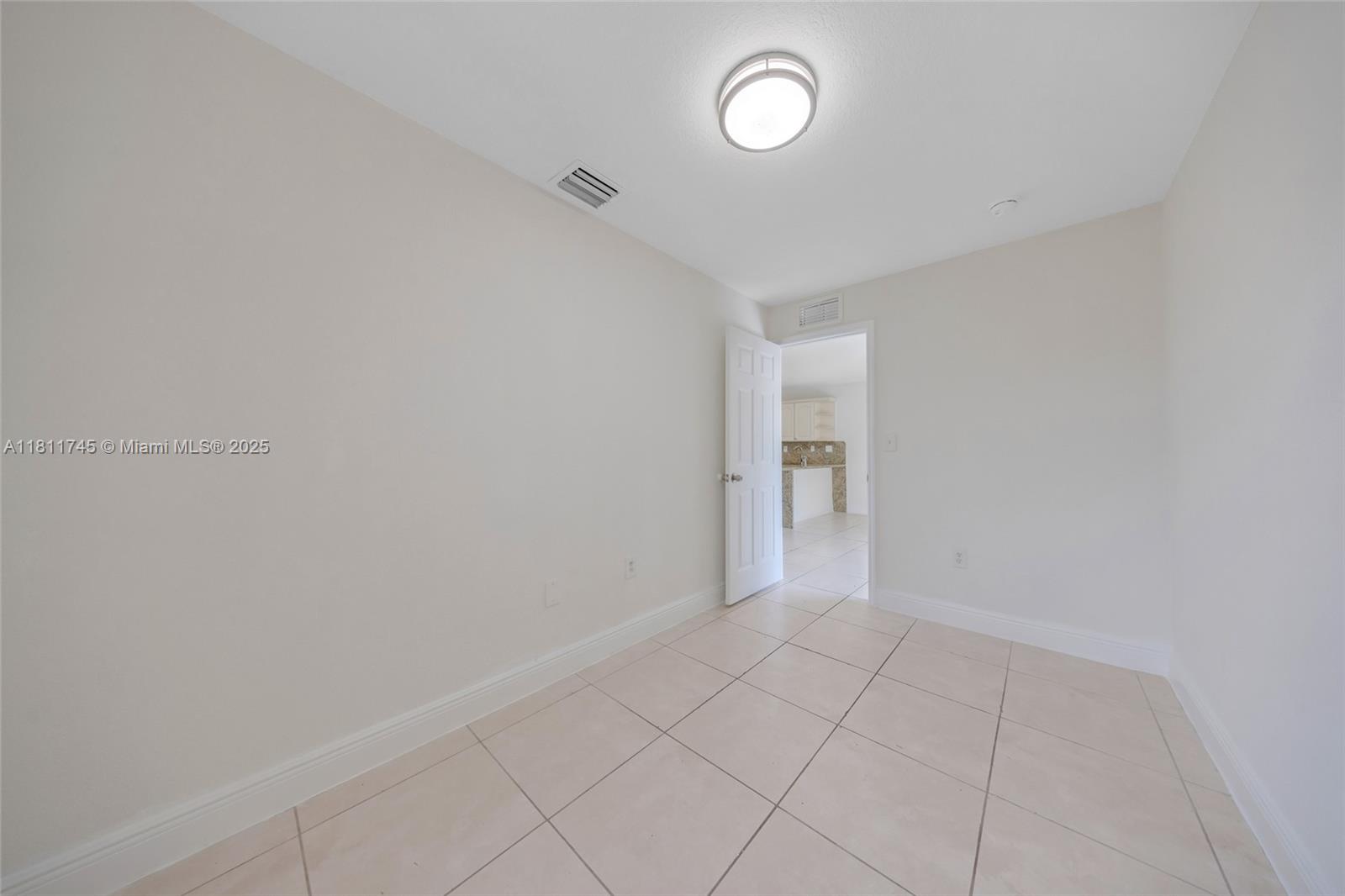 VENETIAN ACRES - Residential Lease