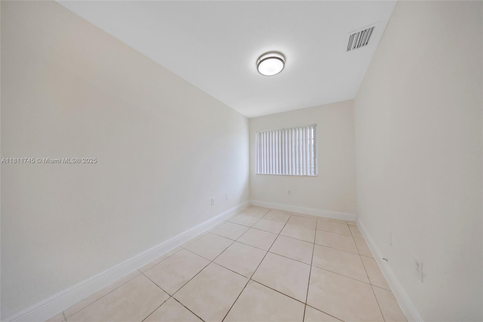 VENETIAN ACRES - Residential Lease