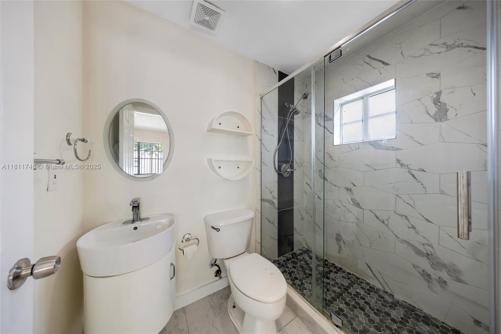 VENETIAN ACRES - Residential Lease