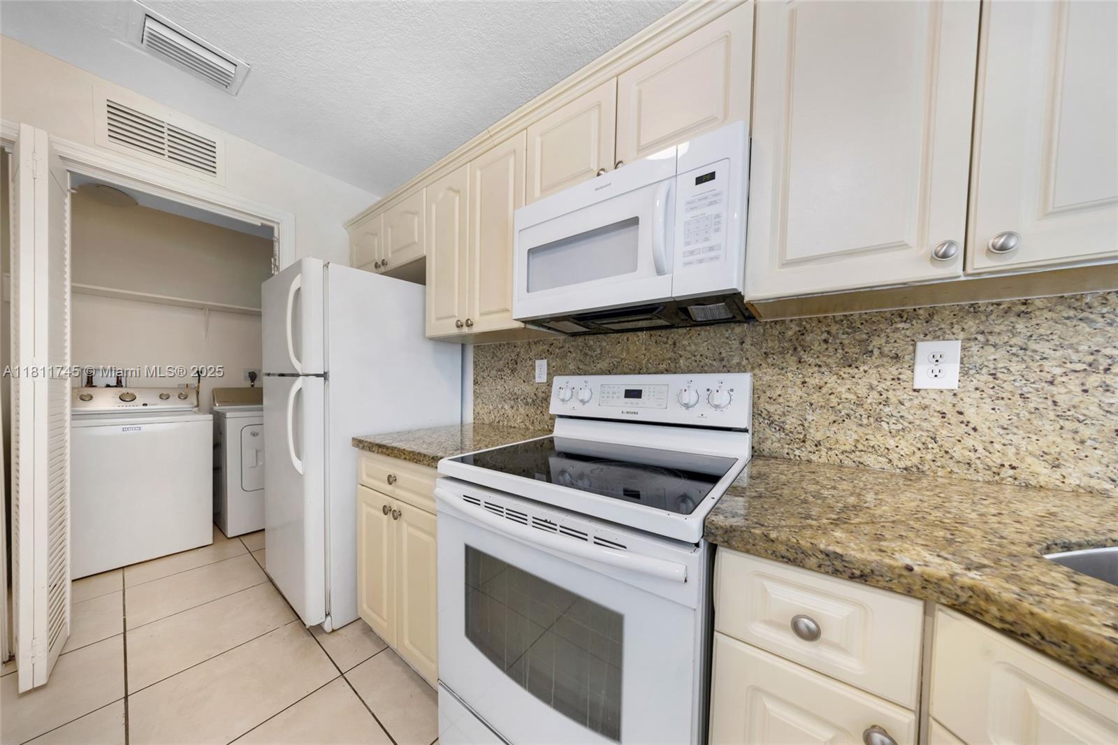 VENETIAN ACRES - Residential Lease