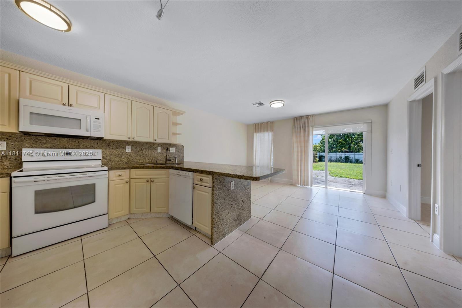 VENETIAN ACRES - Residential Lease