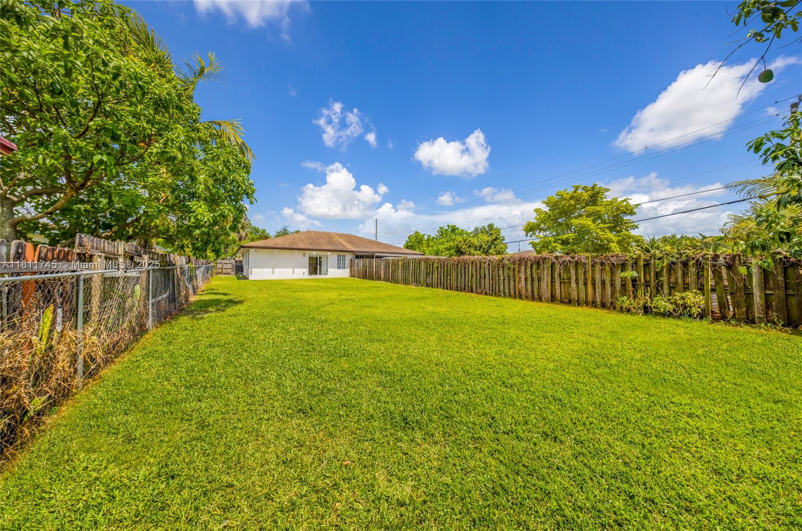 VENETIAN ACRES - Residential Lease