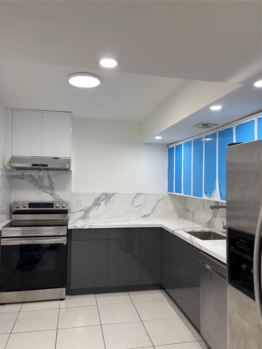 701 Three Islands Blvd 120