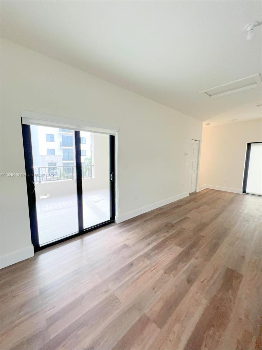 DOWNTOWN DORAL SOUTH PHAS - Residential