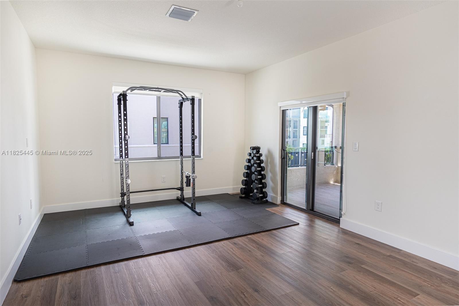 DOWNTOWN DORAL SOUTH PHAS - Residential