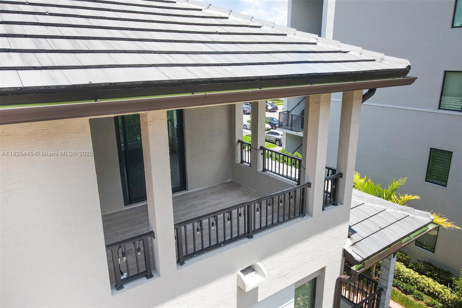 DOWNTOWN DORAL SOUTH PHAS - Residential