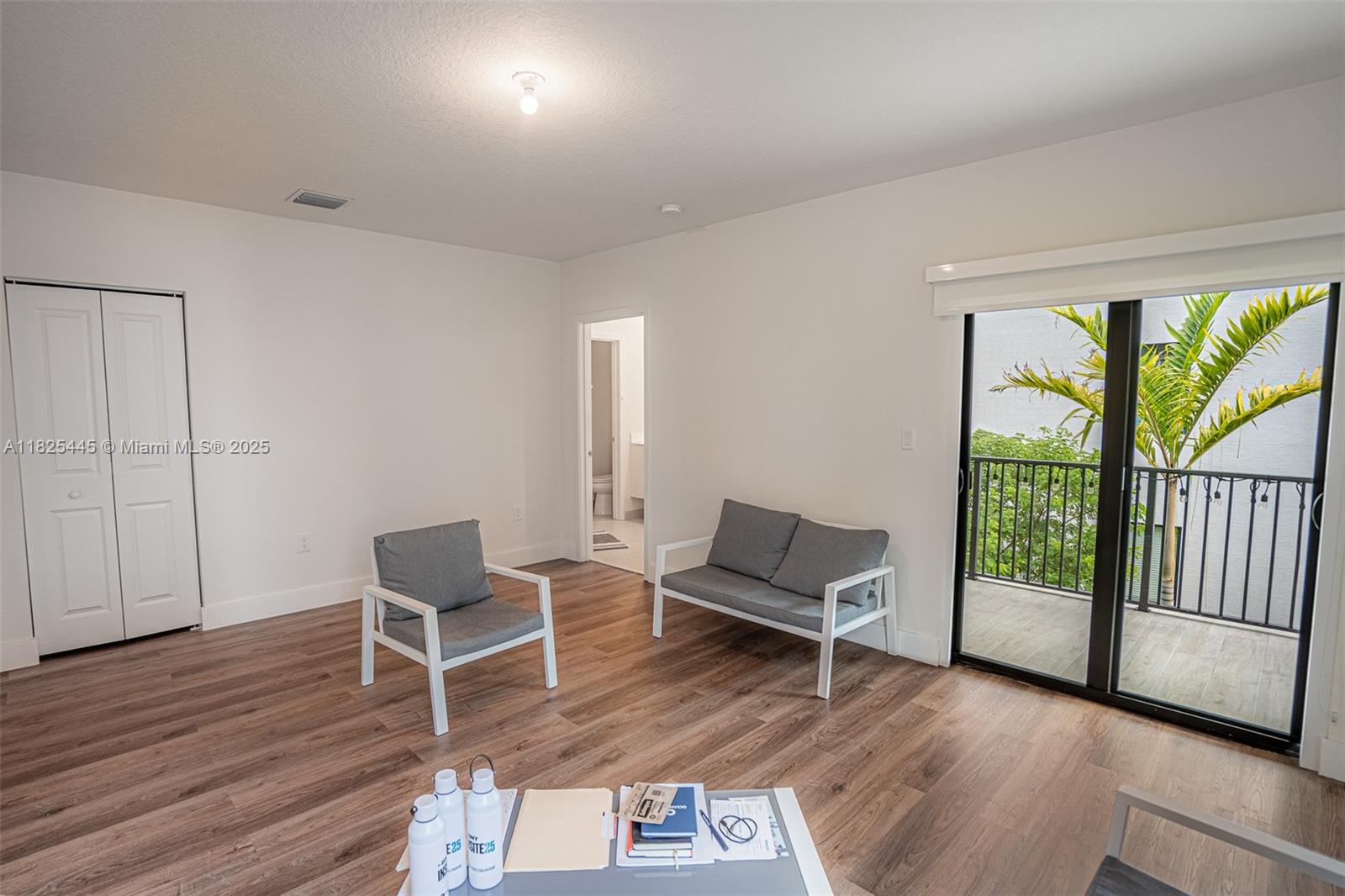 DOWNTOWN DORAL SOUTH PHAS - Residential