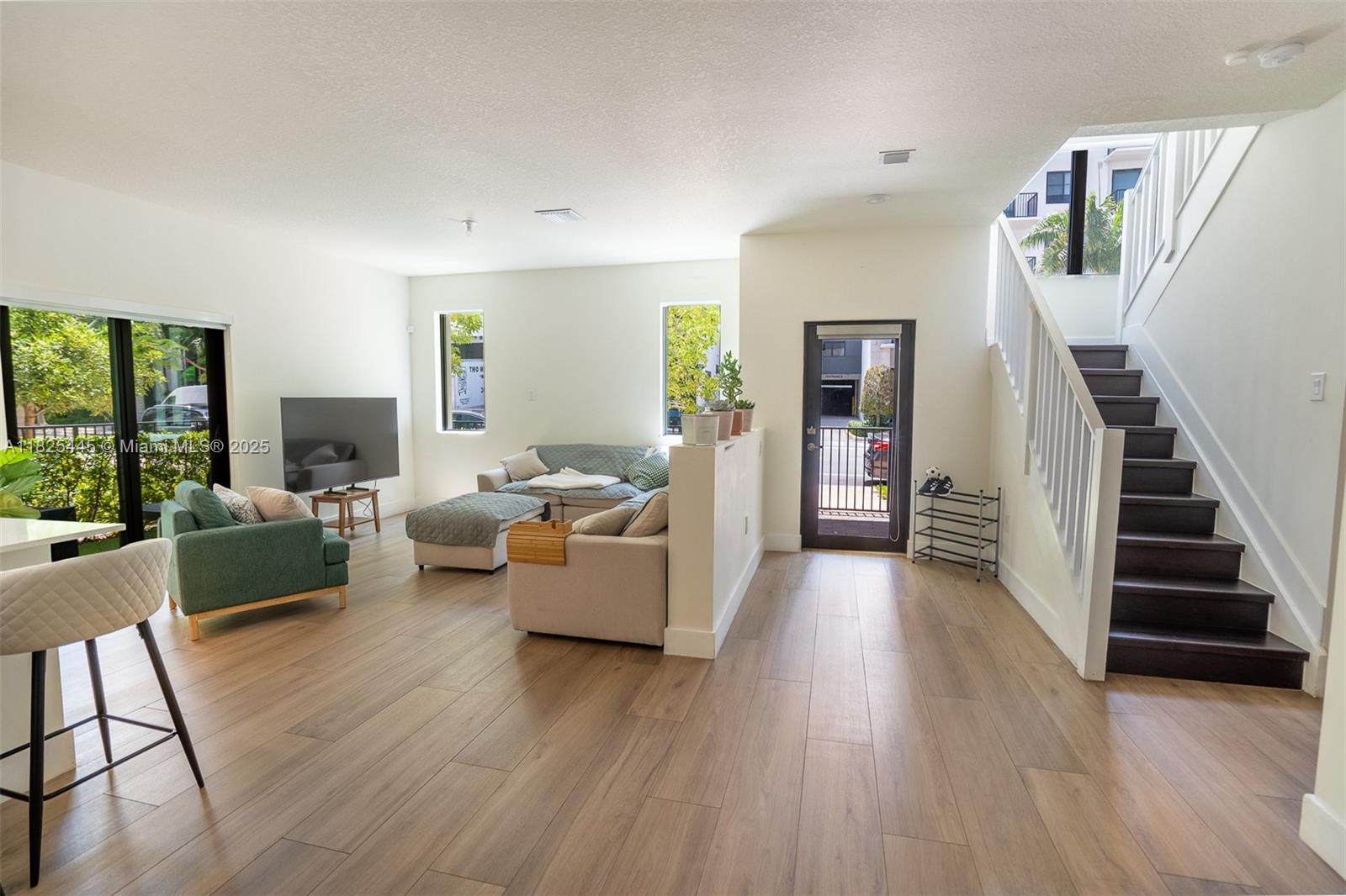 DOWNTOWN DORAL SOUTH PHAS - Residential