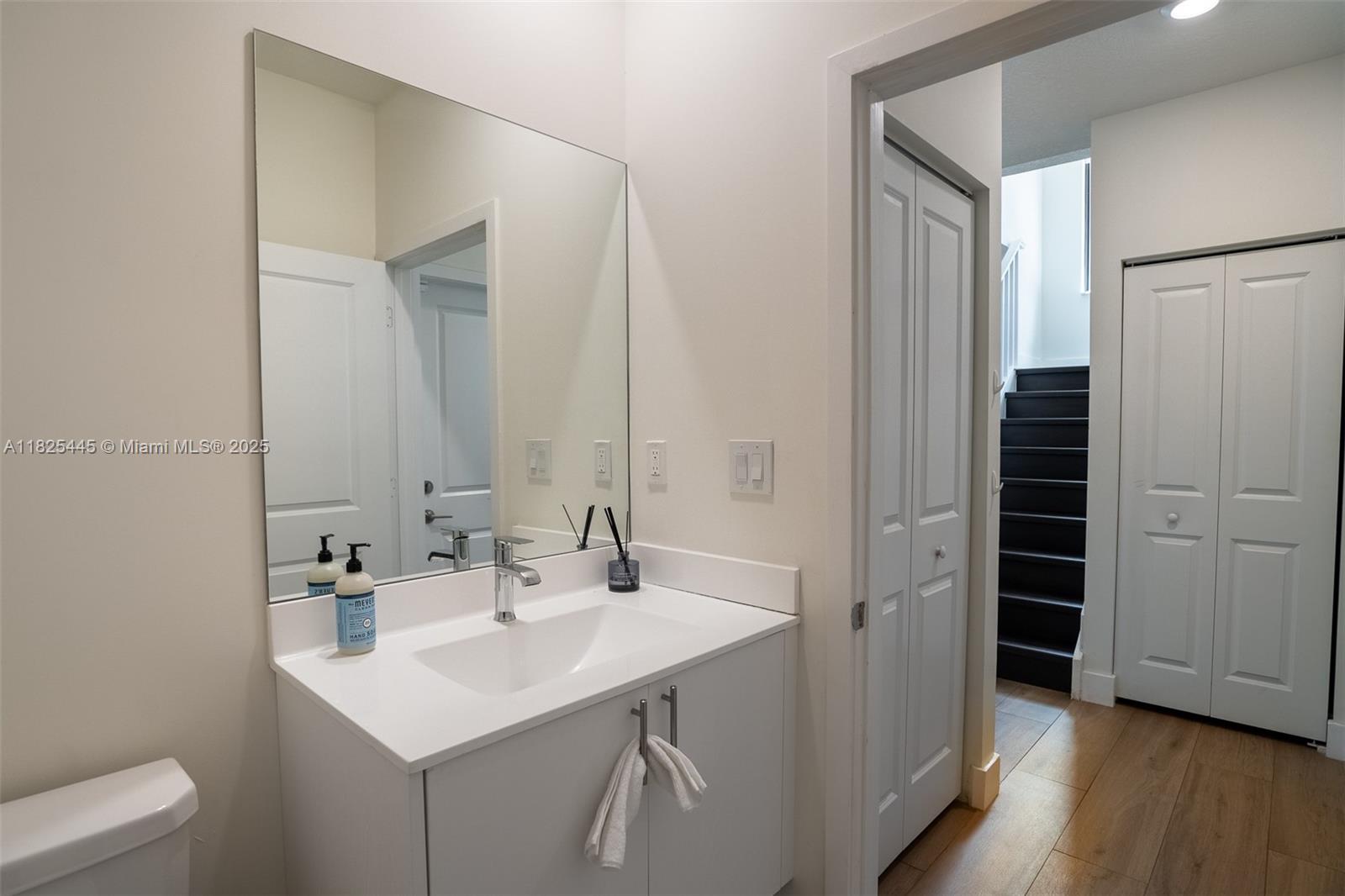 DOWNTOWN DORAL SOUTH PHAS - Residential