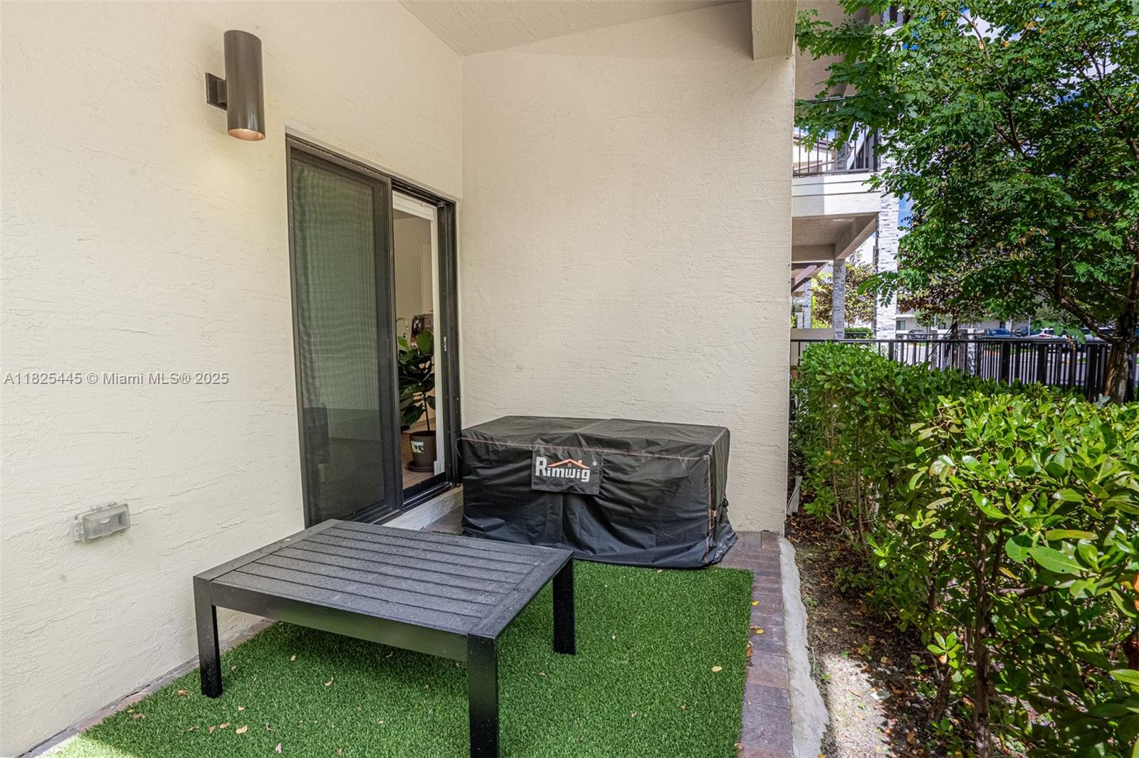 DOWNTOWN DORAL SOUTH PHAS - Residential