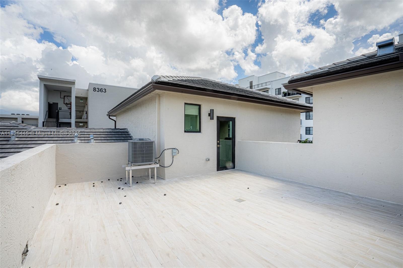 DOWNTOWN DORAL SOUTH PHAS - Residential