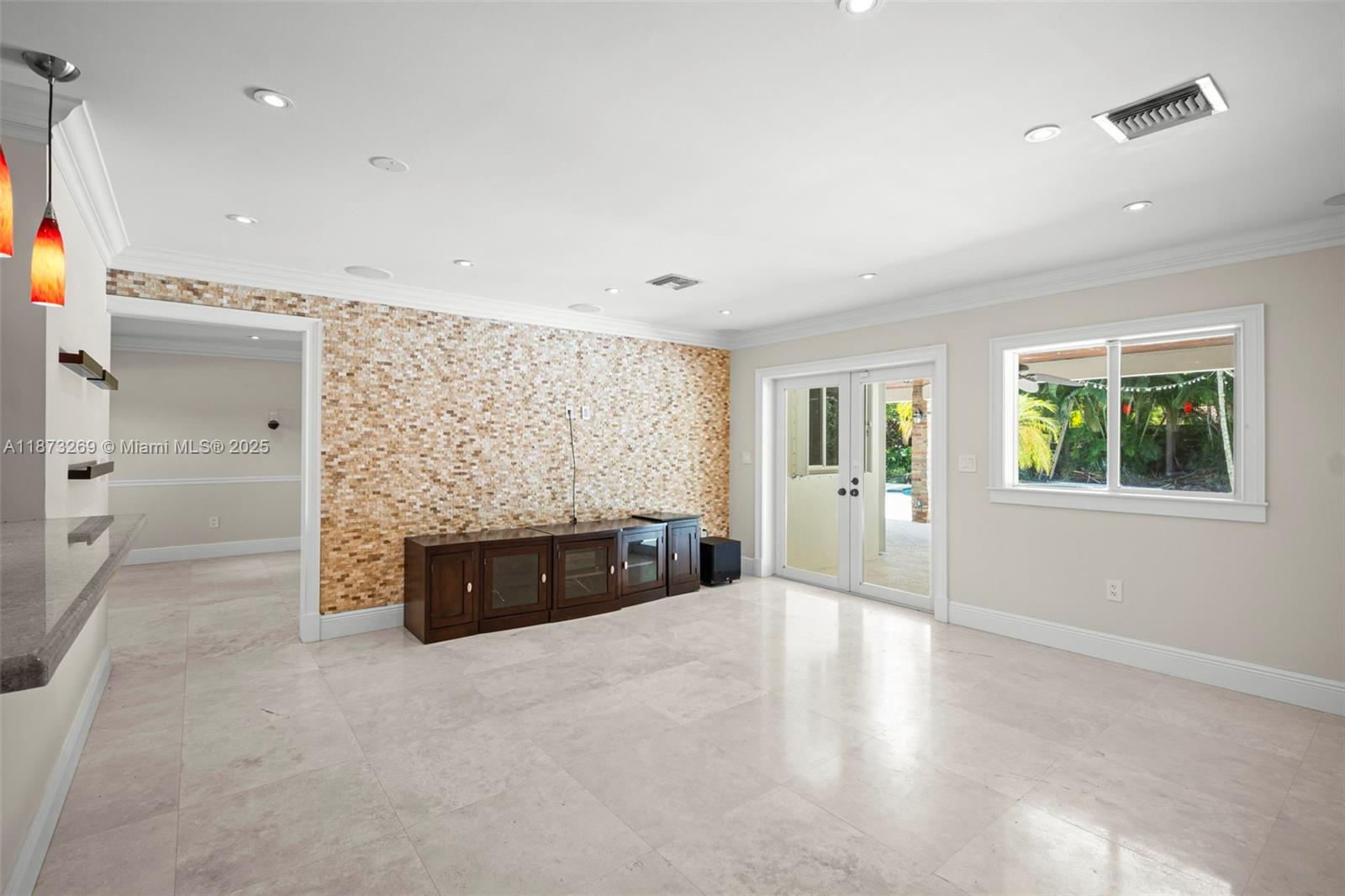 PINE ESTATES - Residential Lease