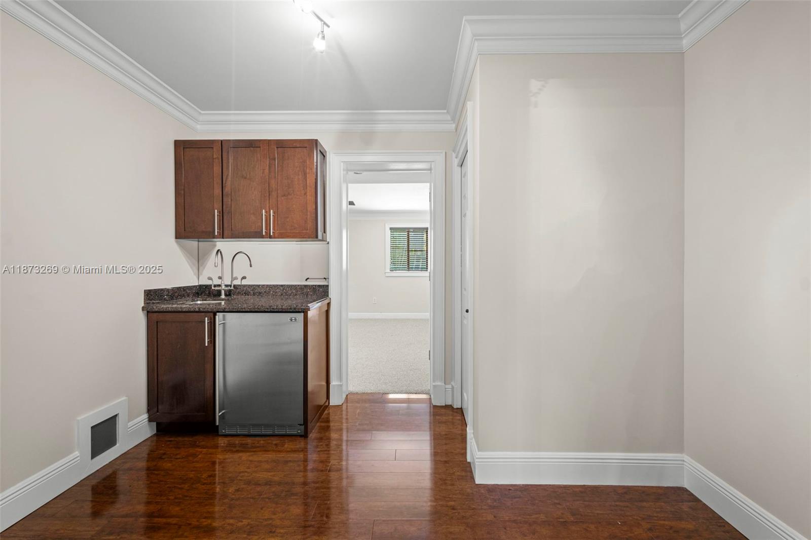 PINE ESTATES - Residential Lease